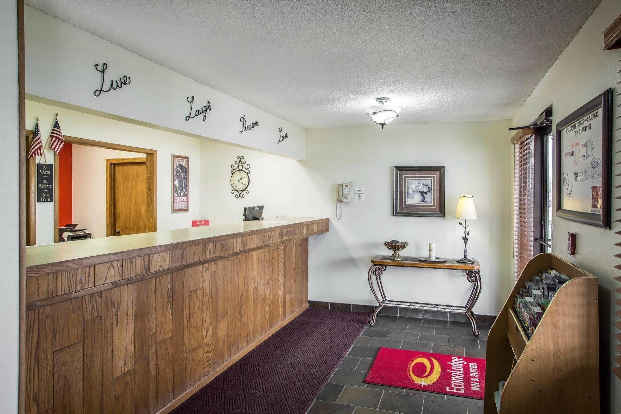 Econo Lodge Inn & Suites ダビューク エクステリア 写真