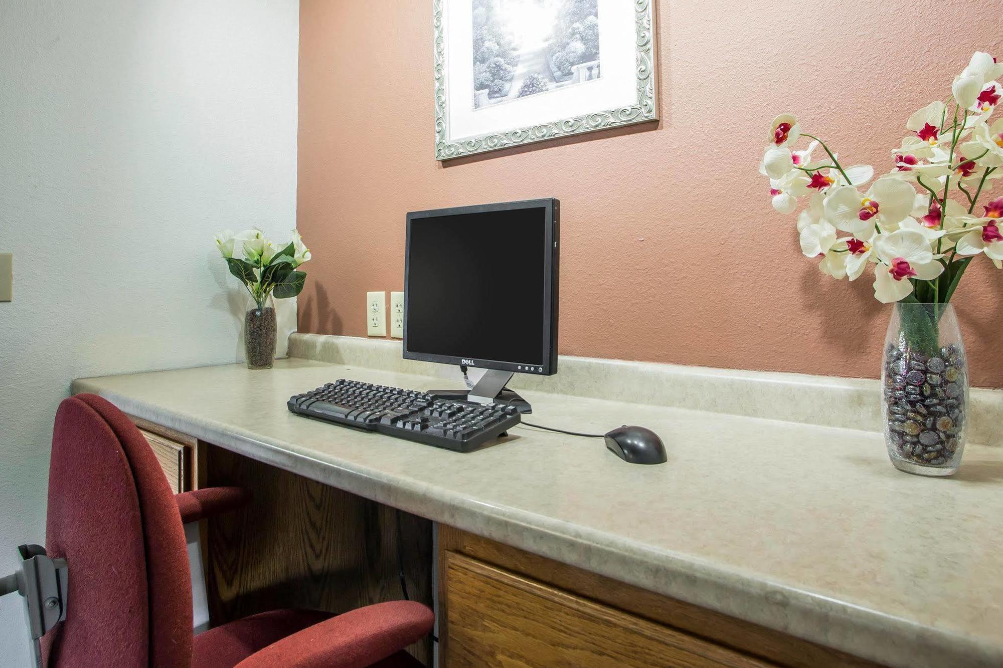 Econo Lodge Inn & Suites ダビューク エクステリア 写真