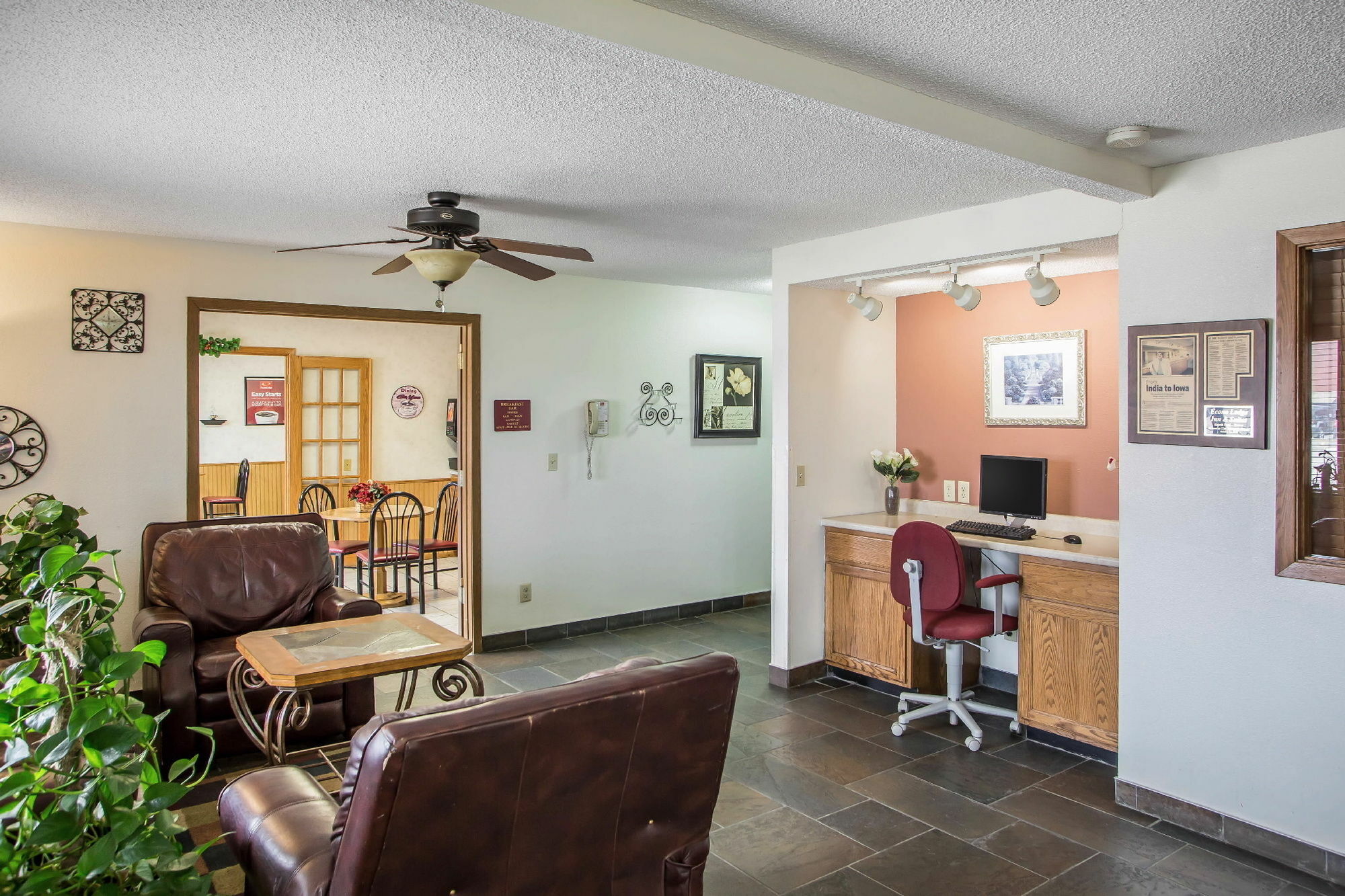 Econo Lodge Inn & Suites ダビューク エクステリア 写真